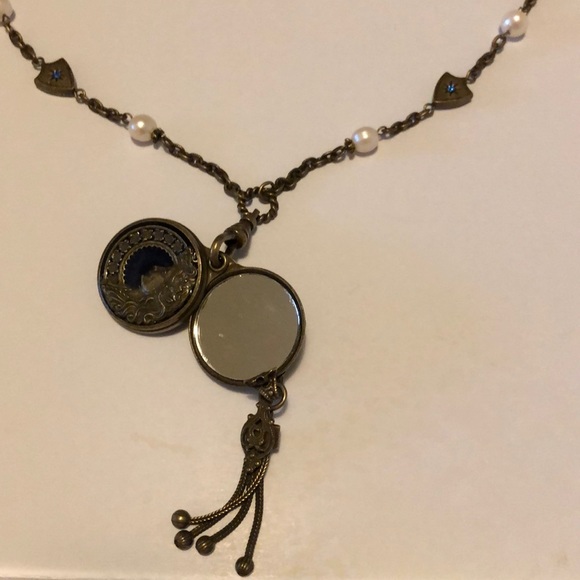 Niquea.d Goddess Locket - Picture 3 of 7